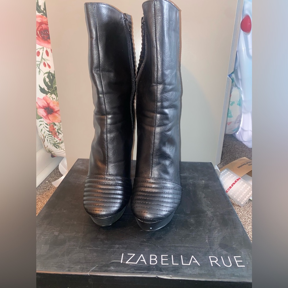 Black boots - Picture 4 of 7